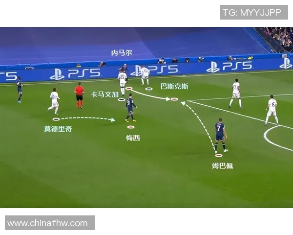 希门尼斯在欧战中打入关键进球助球队逆转胜利展现卓越实力